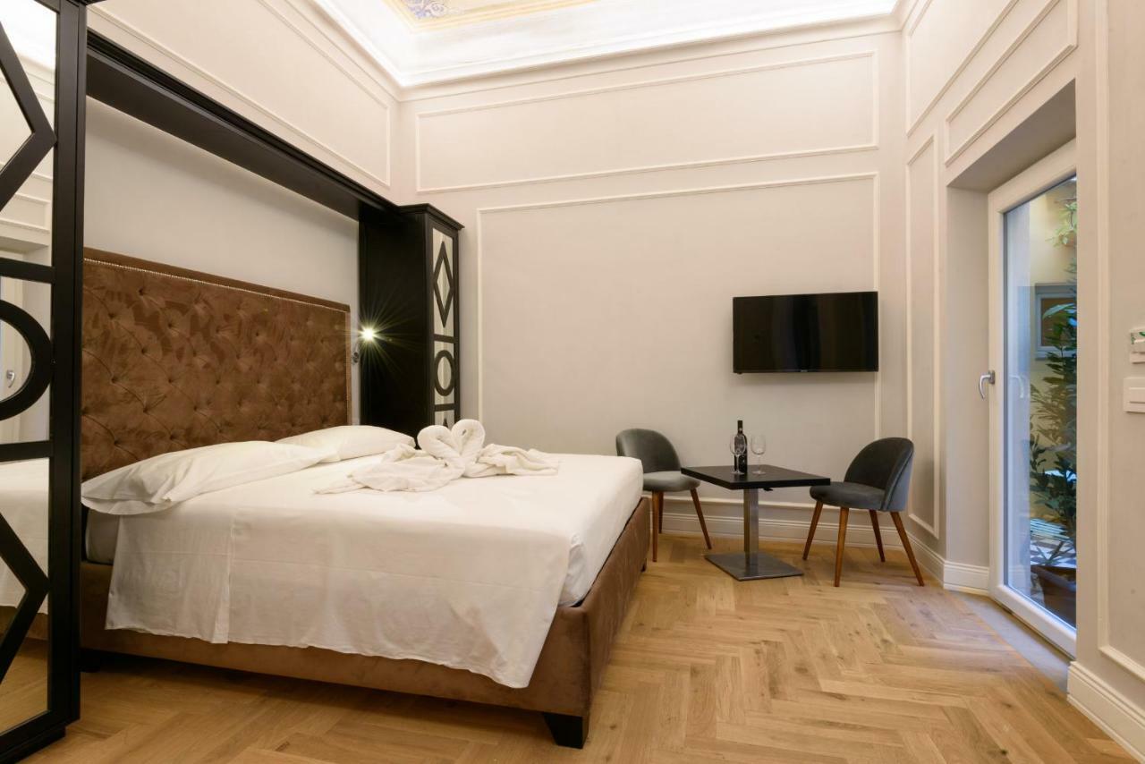 Vivaldi Luxury Suites Florenz Exterior foto